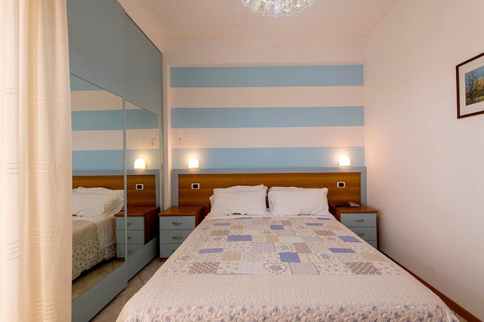 Hotel Le Soleil San Benedetto del Tronto Bagian luar foto