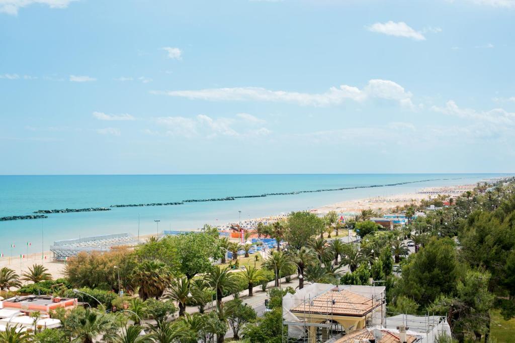 Hotel Le Soleil San Benedetto del Tronto Bagian luar foto