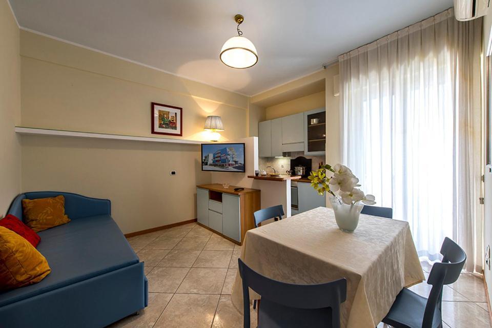 Hotel Le Soleil San Benedetto del Tronto Bagian luar foto